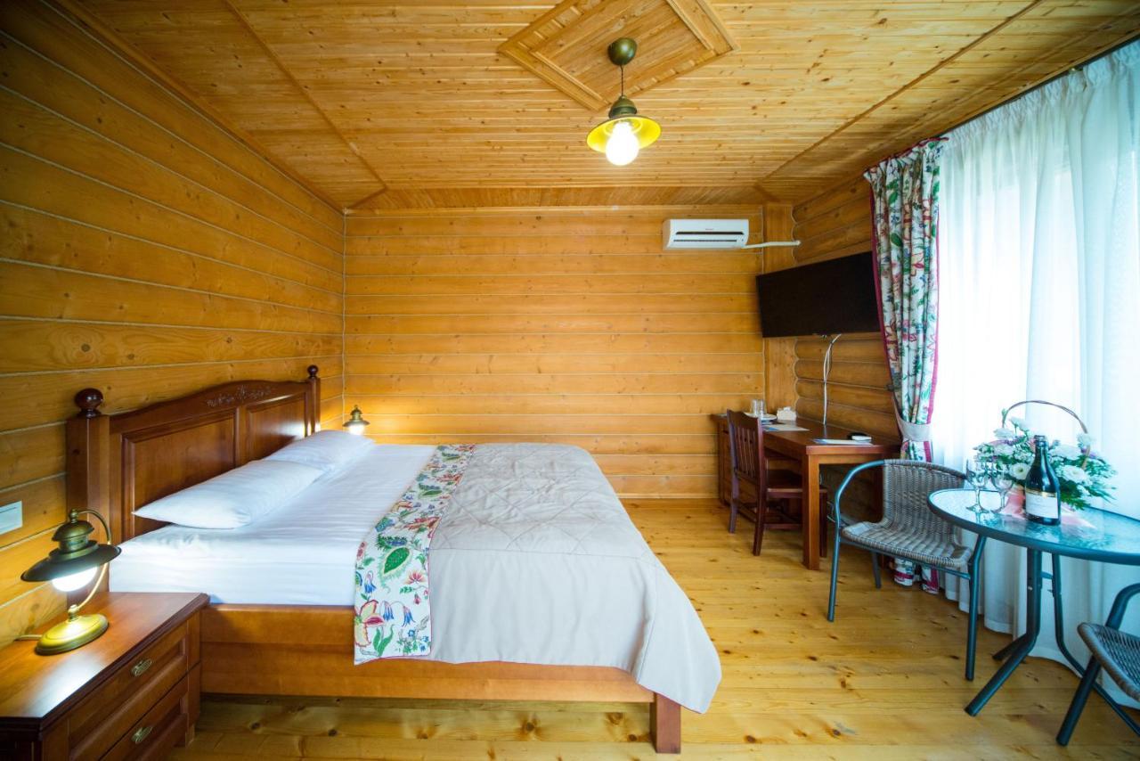 Комплекс Відпочинку Пампушка & Подушка Hotel Burlach'ya Balka Exterior foto