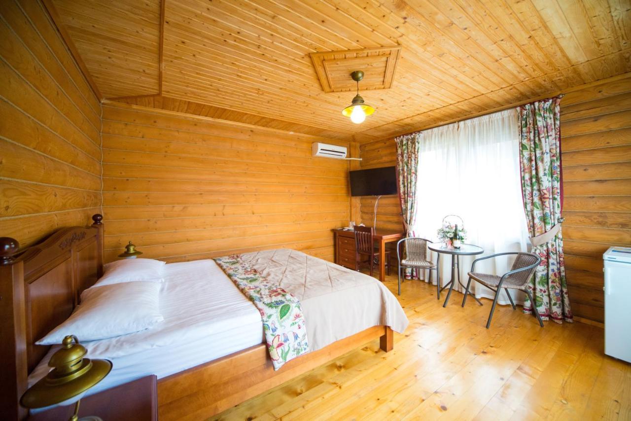Комплекс Відпочинку Пампушка & Подушка Hotel Burlach'ya Balka Exterior foto