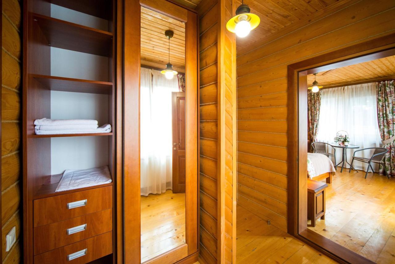 Комплекс Відпочинку Пампушка & Подушка Hotel Burlach'ya Balka Exterior foto