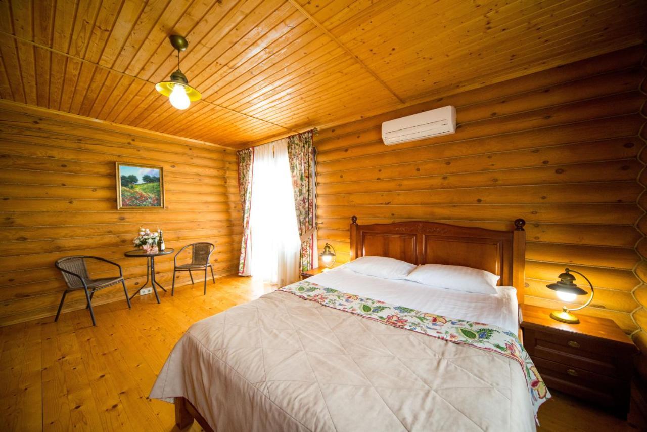 Комплекс Відпочинку Пампушка & Подушка Hotel Burlach'ya Balka Exterior foto
