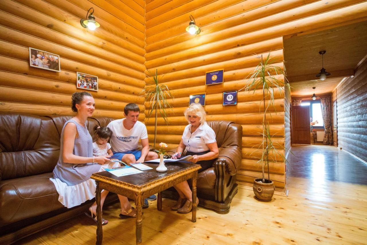 Комплекс Відпочинку Пампушка & Подушка Hotel Burlach'ya Balka Exterior foto